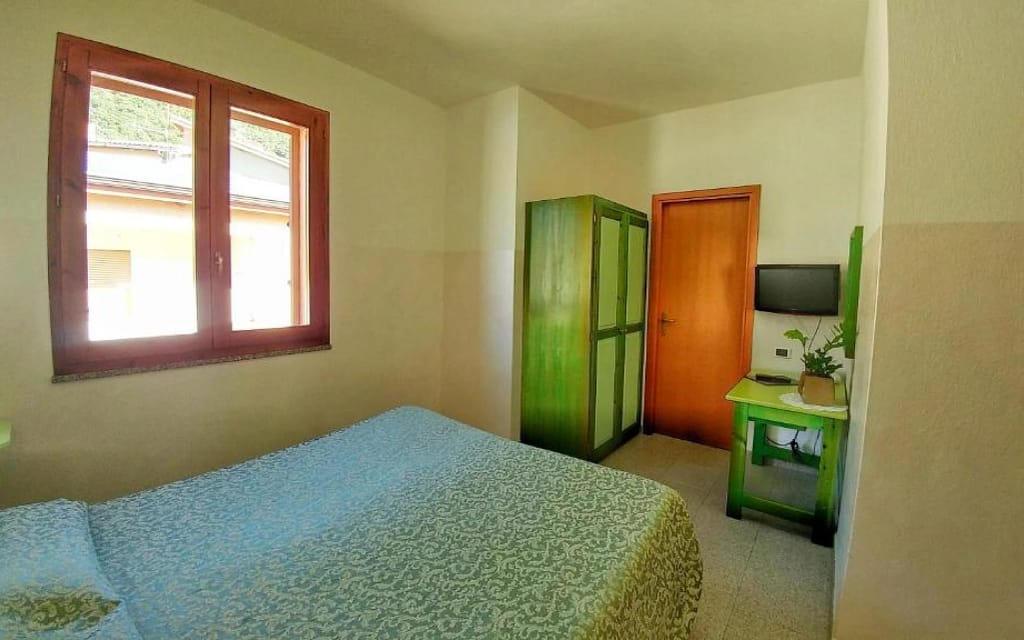 Camera doppia lato strada